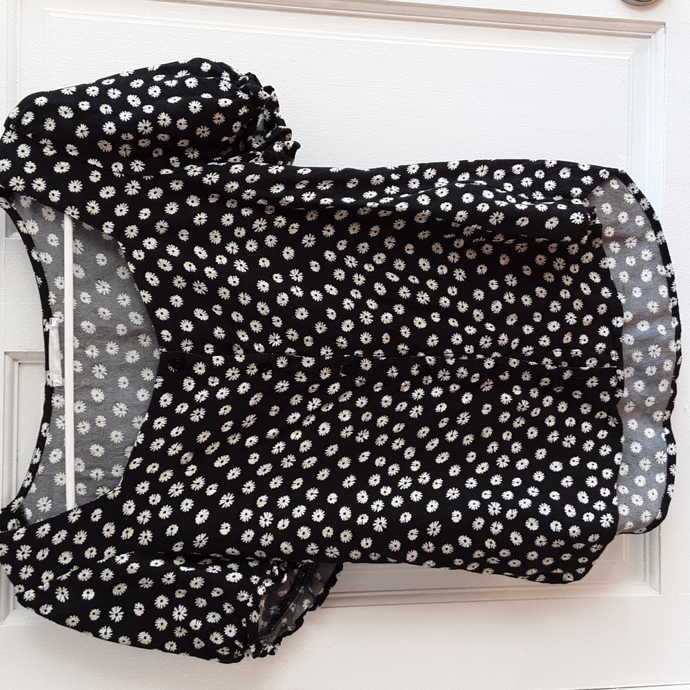 Daisy Blouse Elodie Medium Puff Sleeve Button Up Black & White Summer